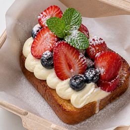 Фото French toast with baked apple